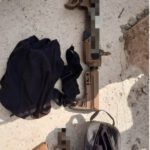 תיעוד: אקדח חמוש , ערכת נשק מקצועית ותחמושת שיועדו לביצוע ירי פלילי נתפסו מוסלקים בחצר